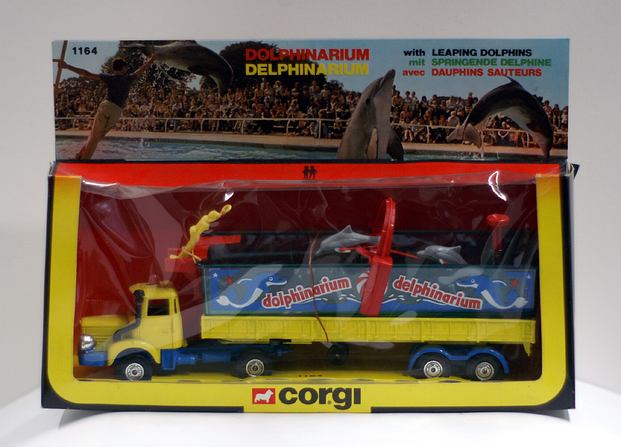 CORGI TOYS 1164 BERLIET DOLPHINARIUM MIB  