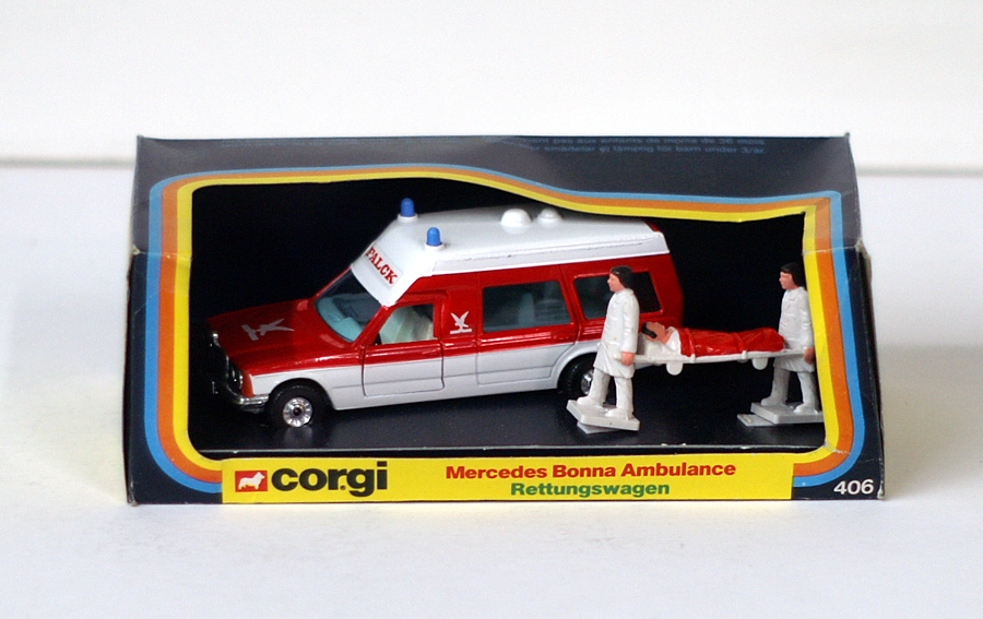 CORGI TOYS 406 FALCK MERCEDES BONNA AMBULANCE DANISH ISSUE MIB  