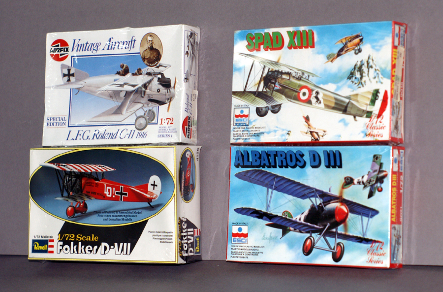 description lot of four world war one airplanes series 1